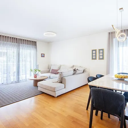 Bright And Luxurious 2br In Glyfada