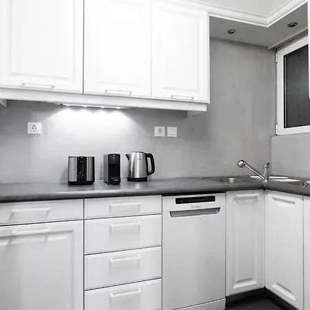 Apartment Graceful 2br In Paleo Faliro By Upstreet