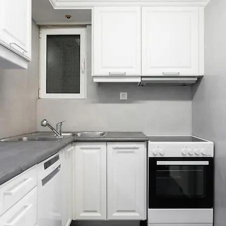 Apartment Graceful 2br In Paleo Faliro By Upstreet