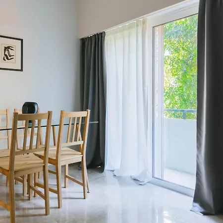 Apartment Mets Gem With Balcony Near Acropolis