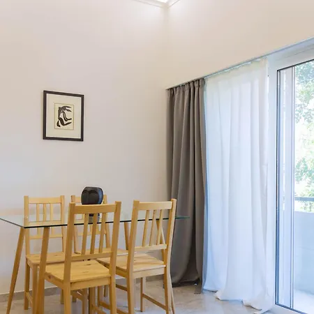 Apartment Mets Gem With Balcony Near Acropolis Athens