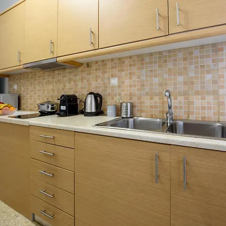 Spacious And Modern One Bedroom