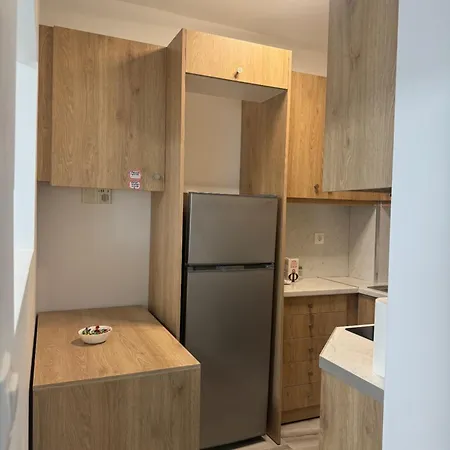 Minimal Modern Atene