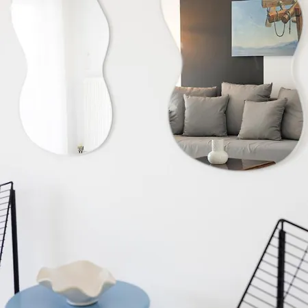 Elegant Coastal Haven Fully Renovated 3-bedroom Appartamento *