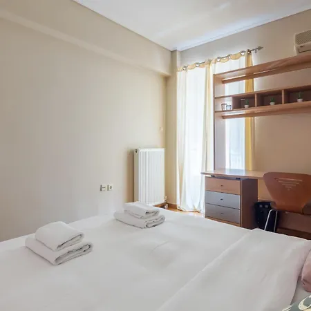 2 Bedroom In Marousi Apartment *