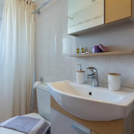 Apartment 2 Bedroom In Marousi Athens