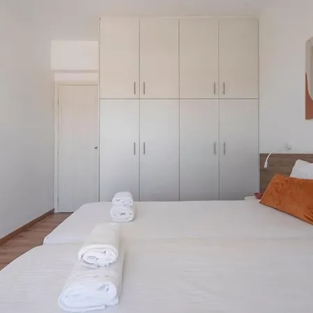 Riviera 2br Luxury Apartment *