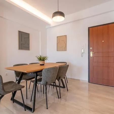 Riviera 2br Luxury * Athens