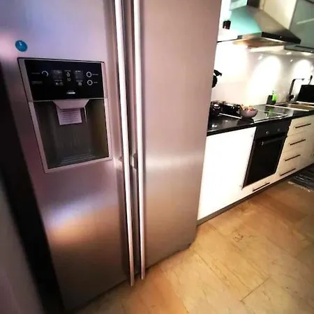 Mary's Apartment, Zografou