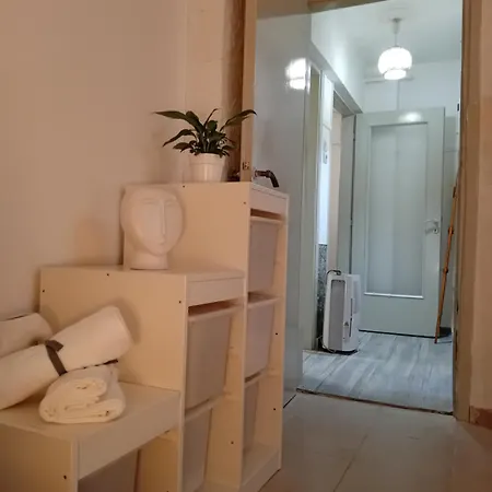 Vestige Basement Δωμάτια σε οικογενειακή κατοικία Αθήνα