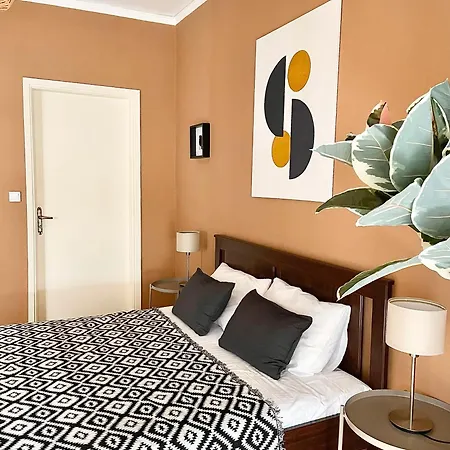 Apartment Comfy And Spacious Two Bedroom With Balcony Athens