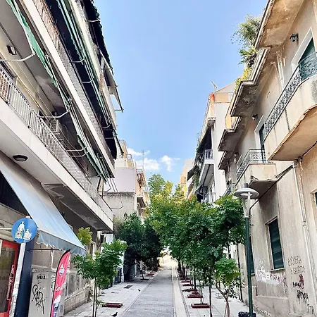 Comfy And Spacious Two Bedroom With Balcony Apartment Athens
