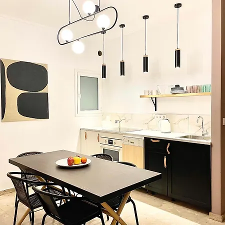 Apartment Comfy And Spacious Two Bedroom With Balcony
