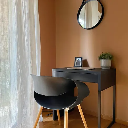 Comfy And Spacious Two Bedroom With Balcony Athens