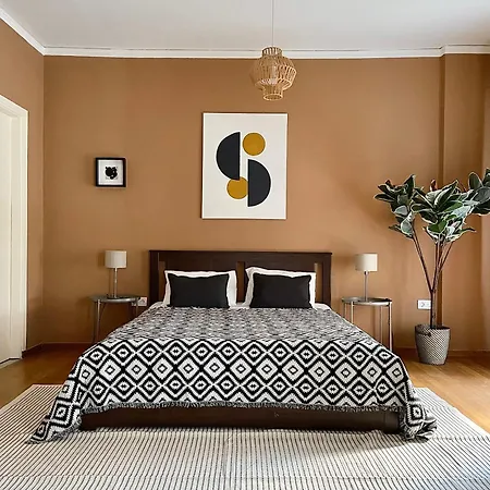 Comfy And Spacious Two Bedroom With Balcony Athens