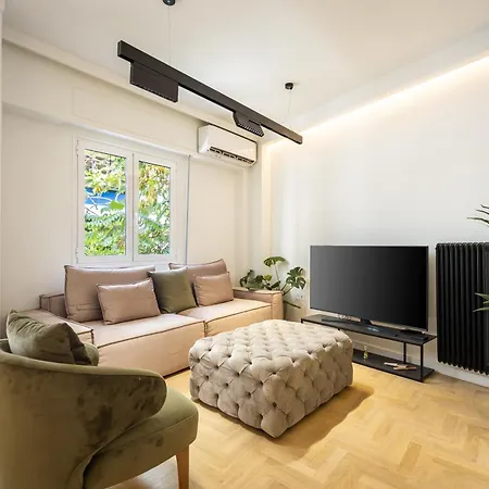 En Kallimarmaro Apartment Athens