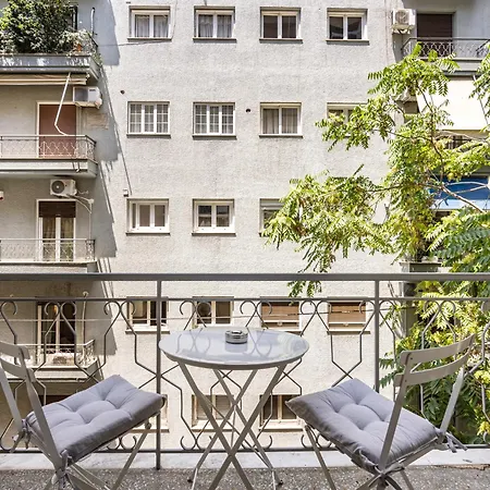 En Kallimarmaro Apartment *