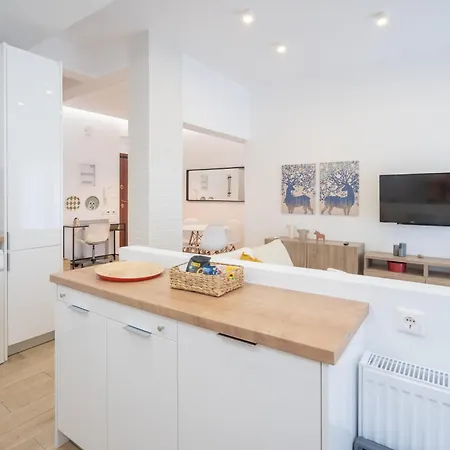 Train Station Flat For 4 Persons Atenas