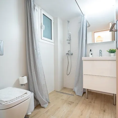 Apartamento Train Station Flat For 4 Persons *