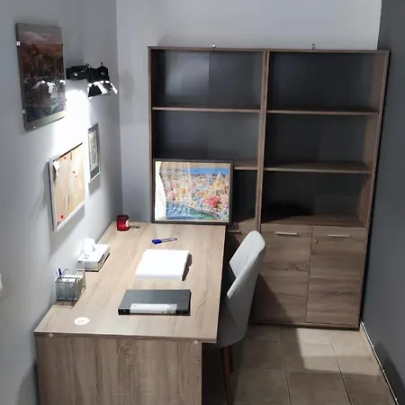 Penthouse Near Center Apartment *