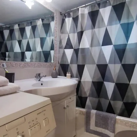 Penthouse Near Center Apartment *