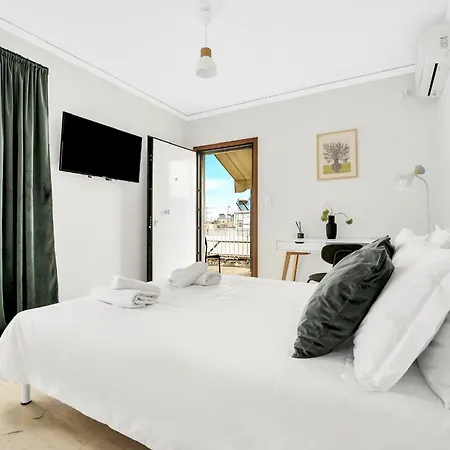 Sky & Acropolis View Rooftop Apartment! *