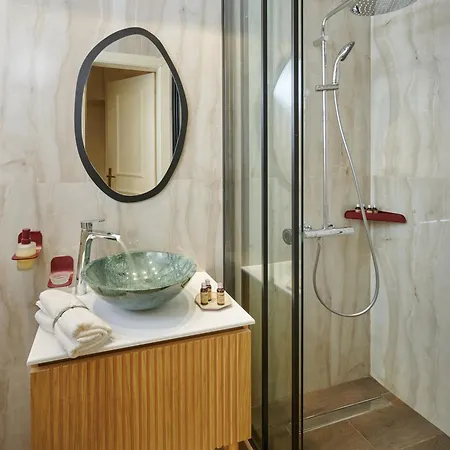 Rastoni Acropolis Uniquely Located Stylish Apartment