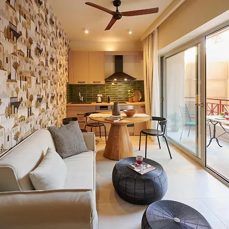 Rastoni Acropolis Uniquely Located Stylish Apartment *