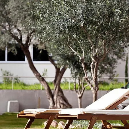 Hotell Civitel Attik & 4*