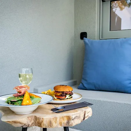 Hotell Civitel Attik & 4*
