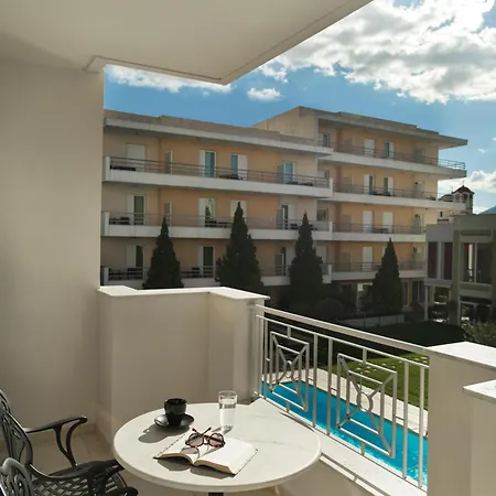Hotell Civitel Attik & 4*