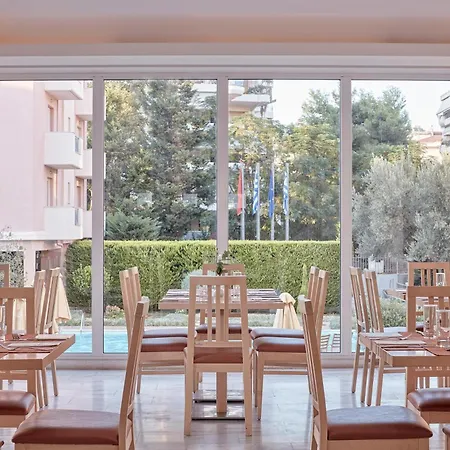Hotell Civitel Attik & 4*