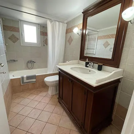 Lucky Apartment- At081 * Athens