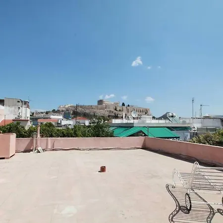Elegant At The Acropolis Hills Apartment