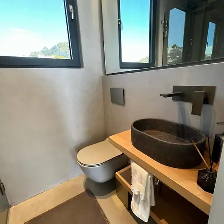 Vouliagmeni Panoramic 200m2 Rooftop & 25m2 Loft Apartment
