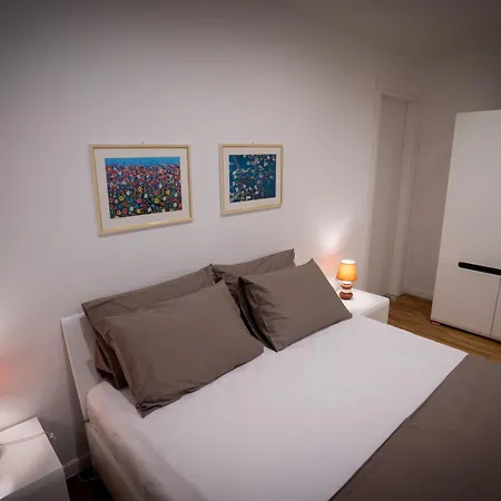 Apartment My Secret Garden - With 2 Private Rooms, Separate Baths And Balcony Garden