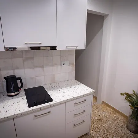 Apartment My Secret Garden - With 2 Private Rooms, Separate Baths And Balcony Garden *