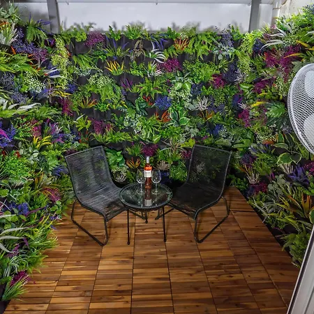 Apartment My Secret Garden - With 2 Private Rooms, Separate Baths And Balcony Garden *