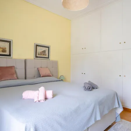Magnificent Voula Apartment