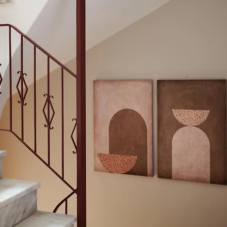 Rastoni Acropolis Uniquely Located Stylish Apartment *
