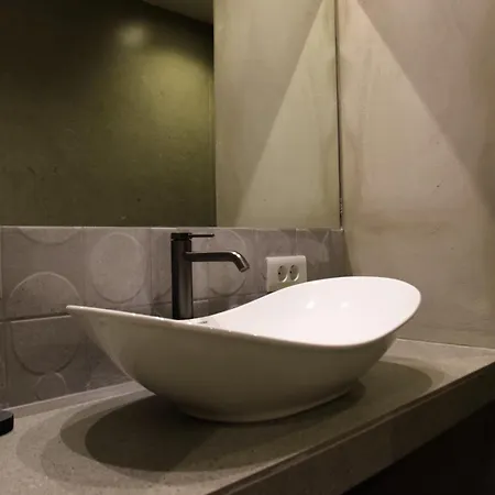 99 Adrianou Apart-hotel