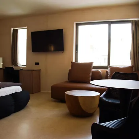 99 Adrianou Apart-hotel