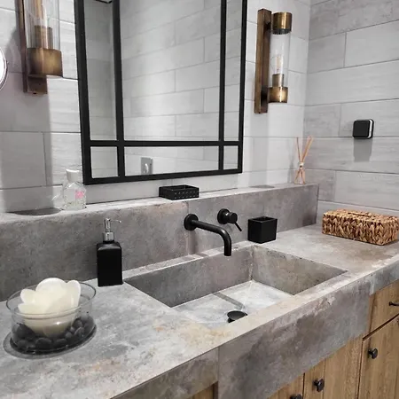 Riviera Luxury Apartment