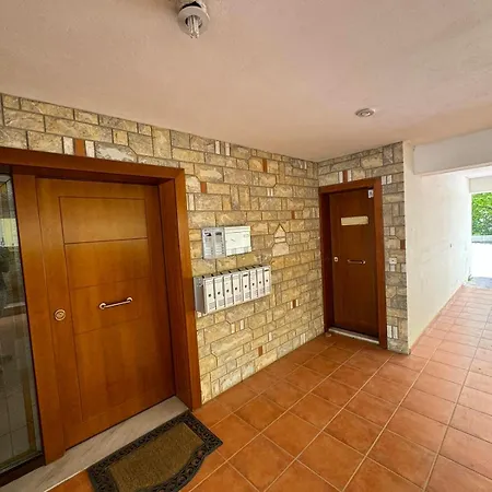 Aiolos Glyfada Super Lux Mini *