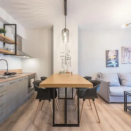 Modern * Αθήνα