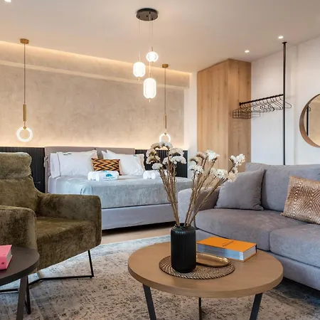 דירה Derouse Eva Jacuzzi & Sauna