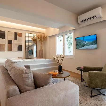 Derouse Eva Jacuzzi & Sauna Apartment *