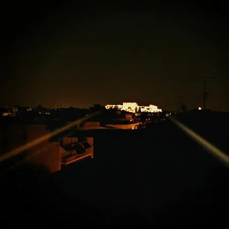 With Shared Acropolis View Roof *