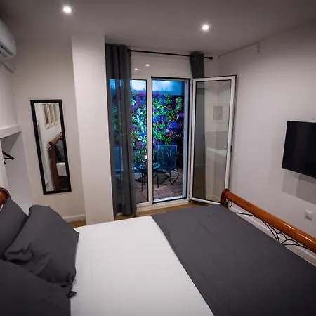 Apartment My Secret Garden - With 2 Private Rooms, Separate Baths And Balcony Garden