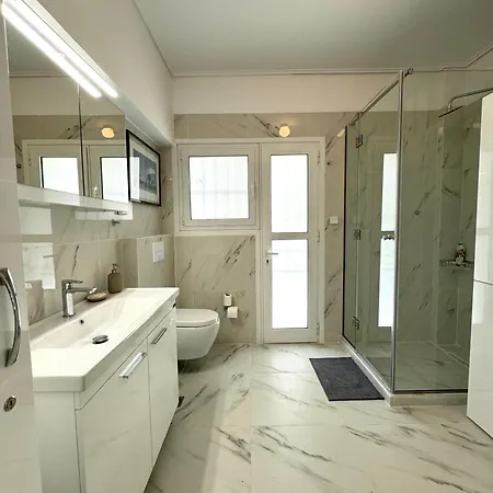 Upscale 2-bdr In Palio Faliro Apartment Athens